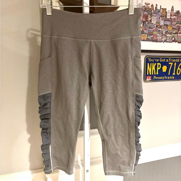 lululemon athletica Pants - Lululemon "In The Flow Crop” Leggings Size 8